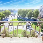 Vue Imprenable Et Charme Historique A Apartment *