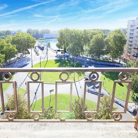 Vue Imprenable Et Charme Historique A Apartment *
