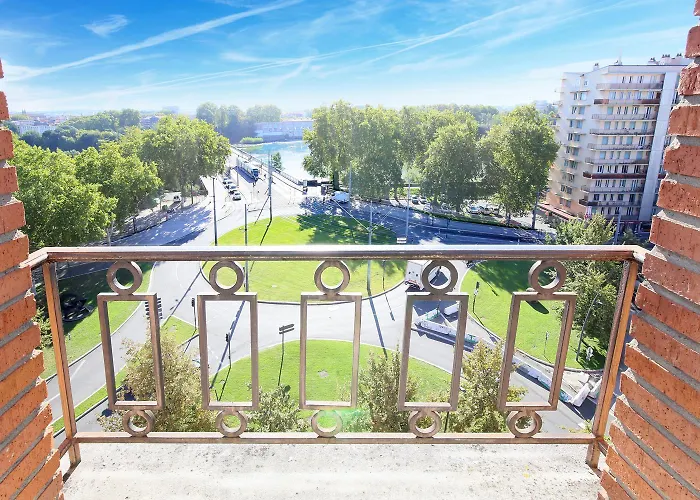 Vue Imprenable Et Charme Historique A Apartament *