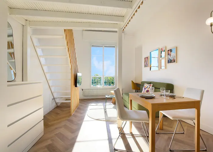 Vue Imprenable Et Charme Historique A Apartament