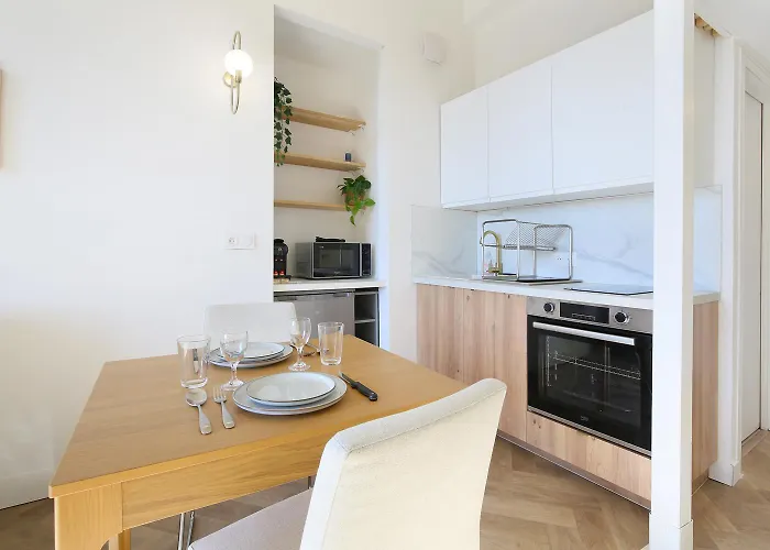 Vue Imprenable Et Charme Historique A Apartament