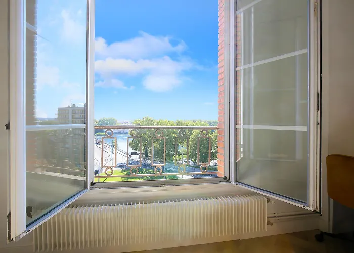 Vue Imprenable Et Charme Historique A Apartament *